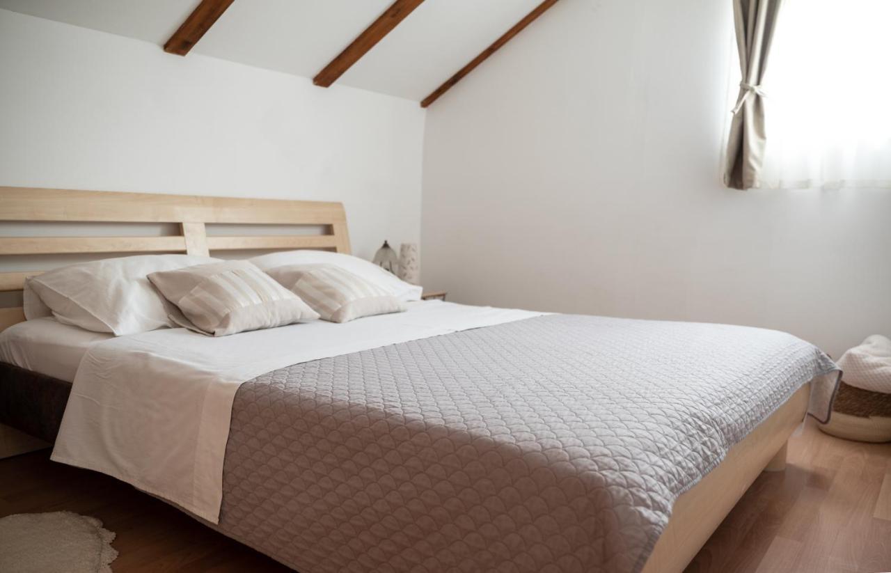 Apartman Milutin Врси Екстериор снимка