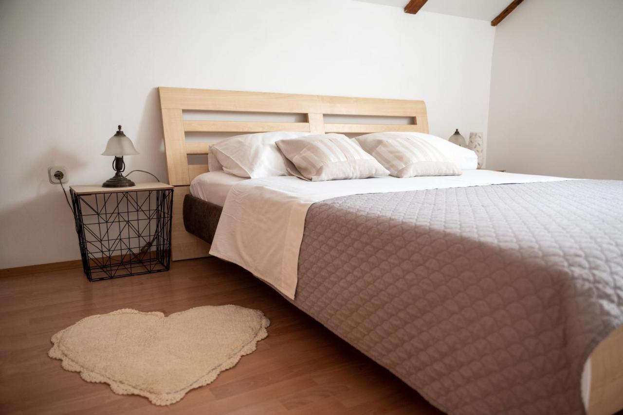 Apartman Milutin Врси Екстериор снимка